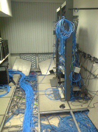 Foto 1 - Cabeamento de rede estruturado